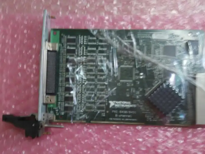 NI PXI-8430 2/4/8/16 RS232 seriële kaart voor snelle communicatie
