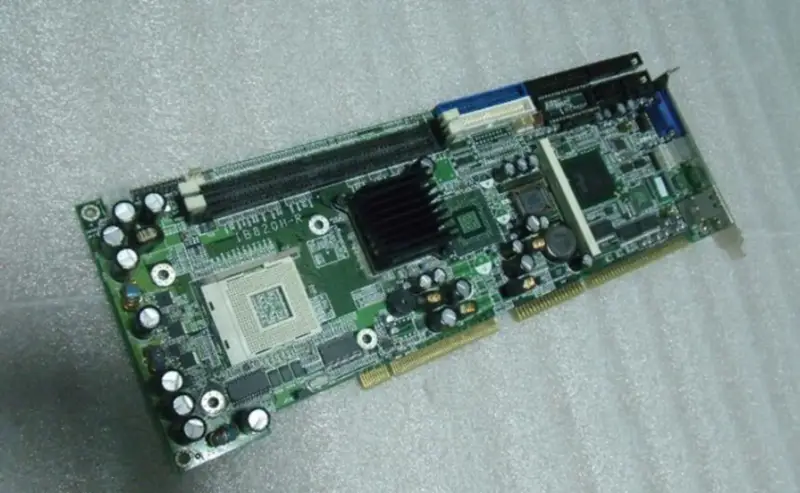ibase IB820H-R moederbord