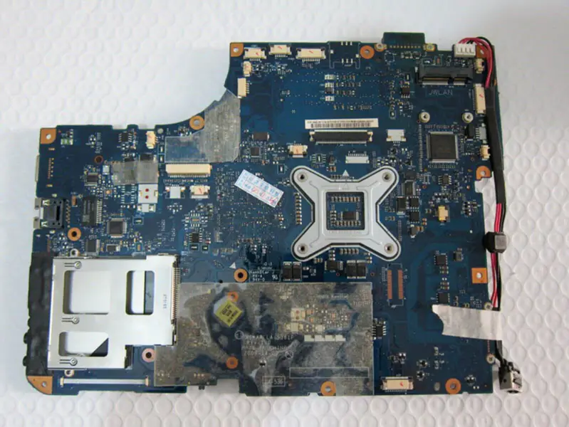 Toshiba K000093550 moederbord