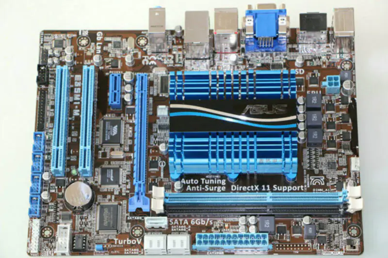 Asus E35M1-M moederbord