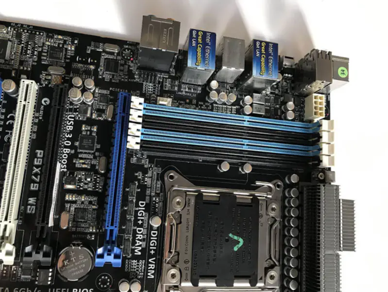 Asus P9X79WS moederbord
