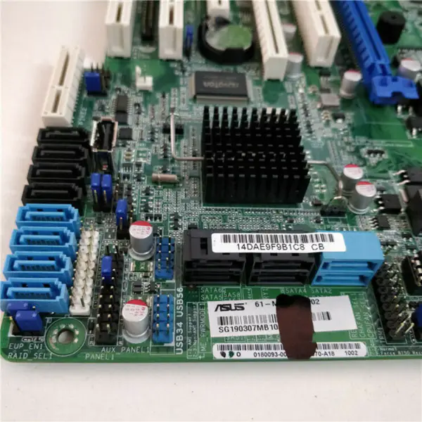 Asus P8B-E/4L moederbord