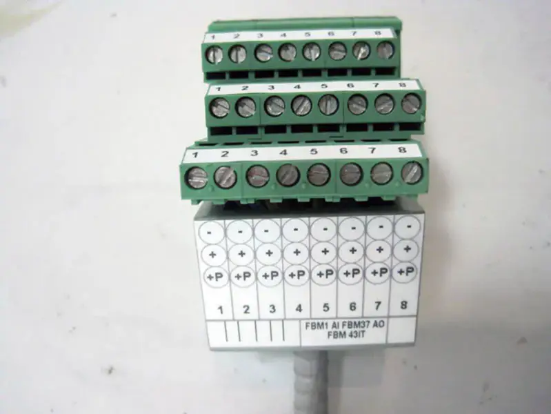 Foxboro P0400HH PLC-module