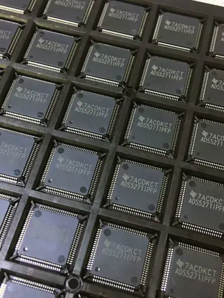TI ADS5271IPFP Chip