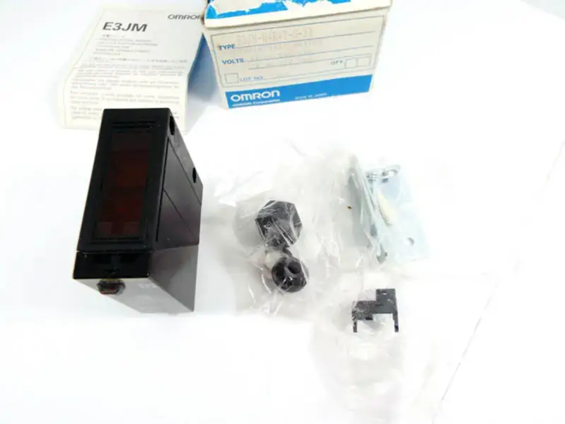 OMRON E3JM-R4R4T-G-33 Foto-elektrische sensor
