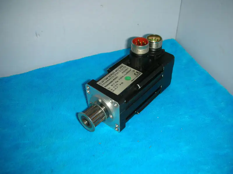 AANGEPASTE SERVOMOTOREN S320A060R001