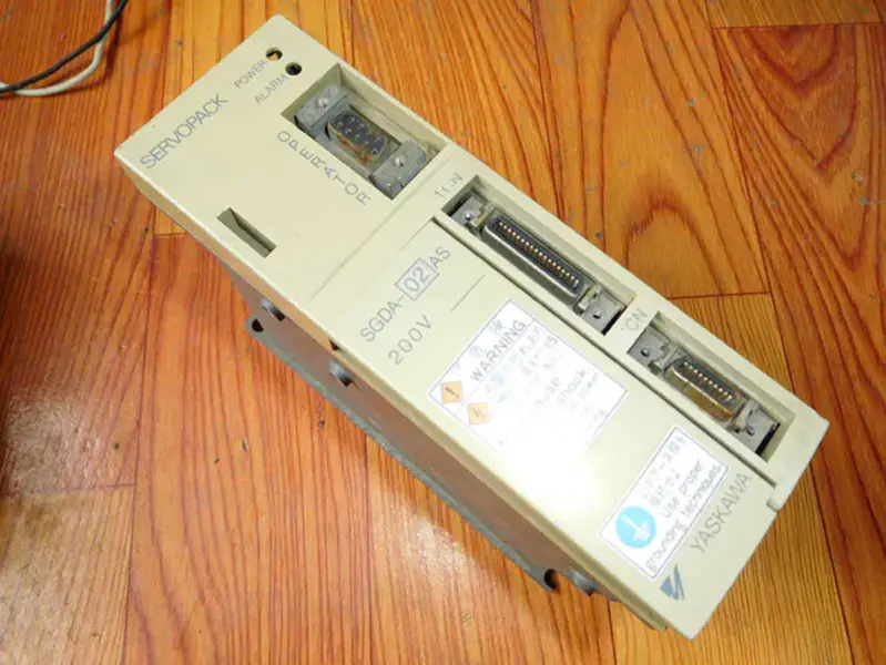 YASKAWA SGDA-02AS