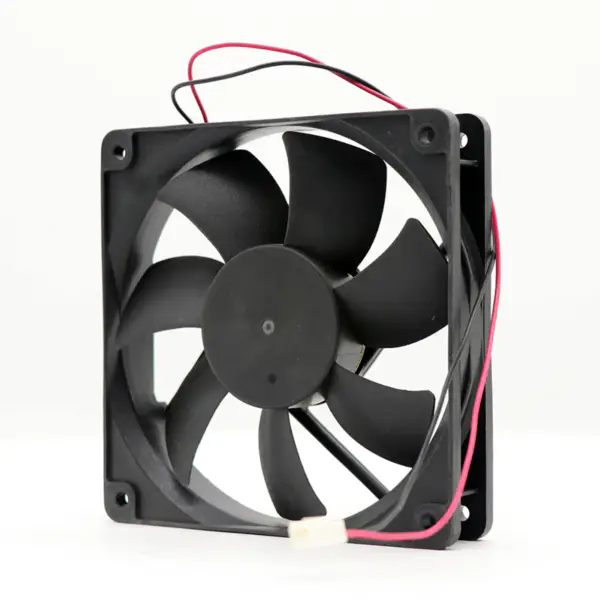 ADDA AD1224HB-A70GL 24VDC 119 * 119 * 25MM 4.56W 85.2CFM Koelventilator