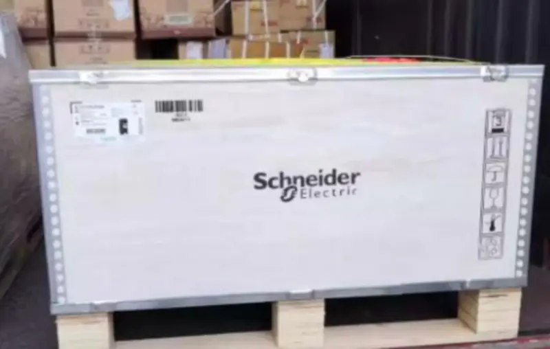 Schneider ATV71HC28N4 omvormer
