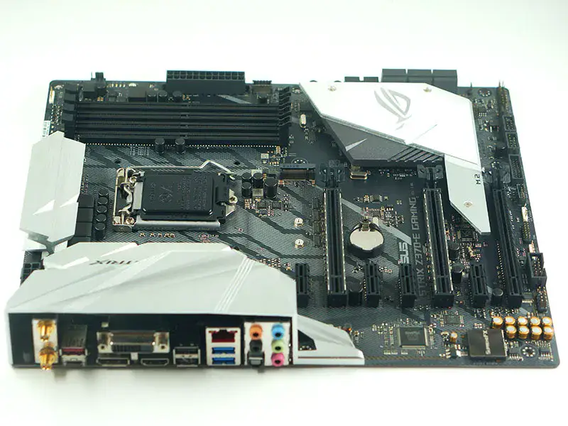 Asus STRIX Z370-E GAMING moederbord 7PCIE LGA1151 DDR4