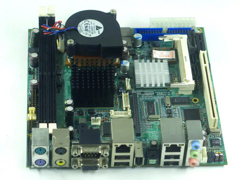 IBASE MB899HF Moederbord