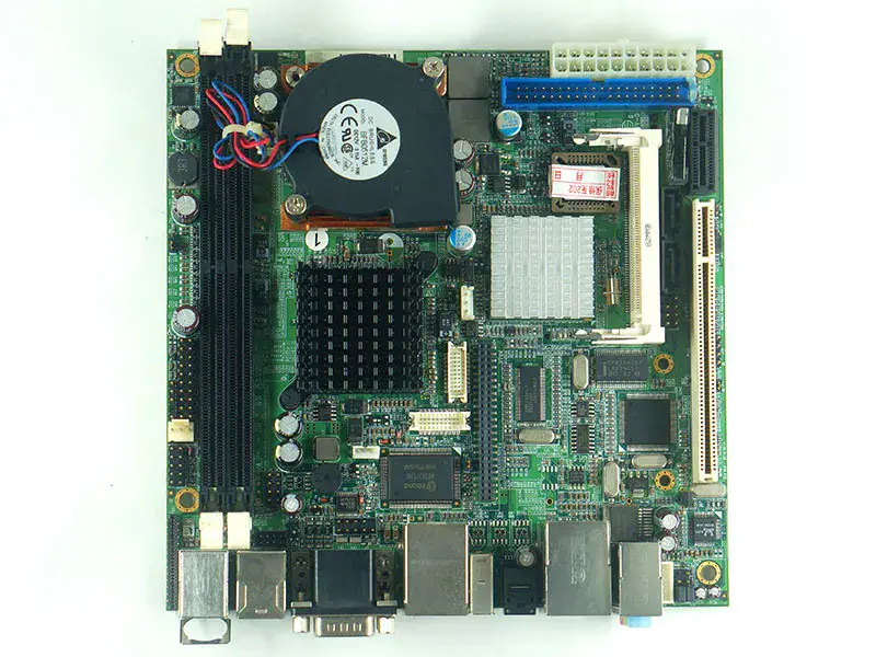 IBASE MB899HF Moederbord