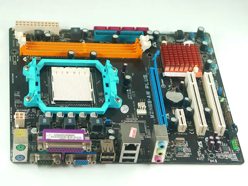 Asus M2N68-AM PLUS moederbord AM2/AM2+ uATX