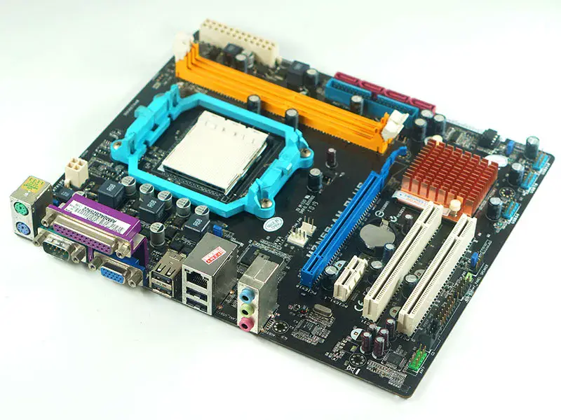 Asus M2N68-AM PLUS moederbord AM2/AM2+ uATX