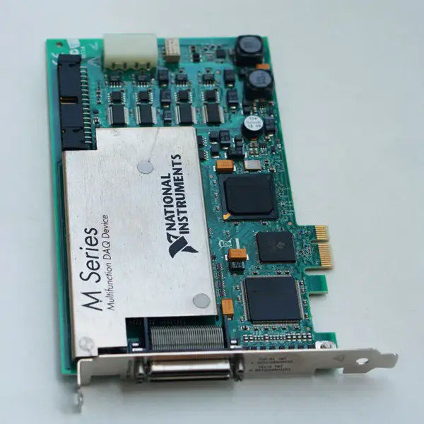 NI PCIe-6259 DAQ-kaart