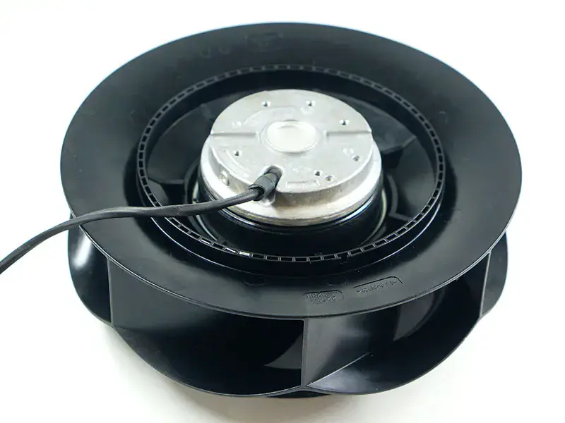 Ebmpapst R2E225-RA92-34 ventilator