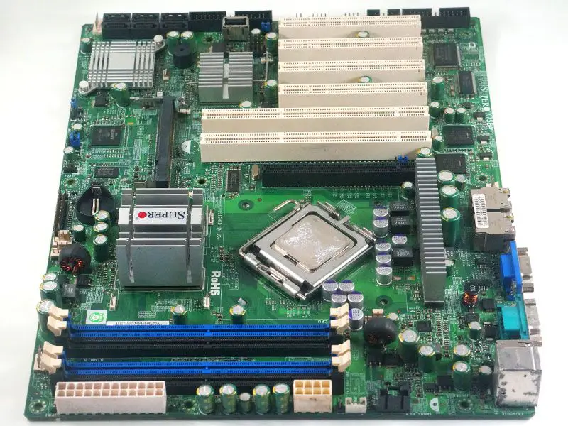 SuperMicro X7SBA Moederbord