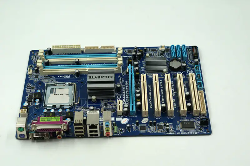 Gigabyte GA-P45T-ES3G P45T-ES3G LGA 775 ATX moederbord