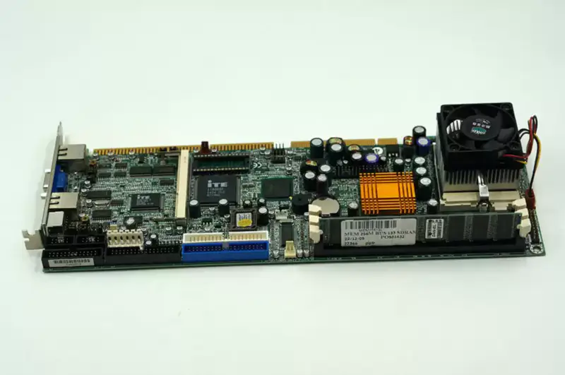Ibase industrieel moederbord IB745 met CPU RAM en FAN