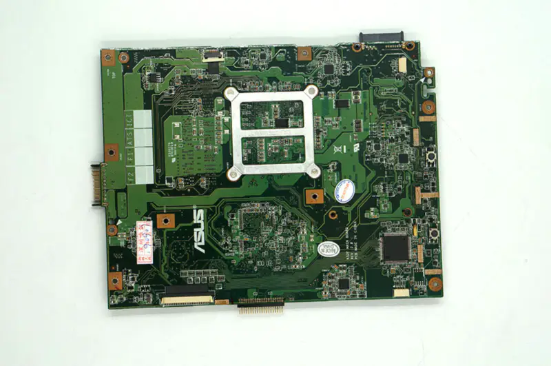 Asus moederbord K52F met Socket 989