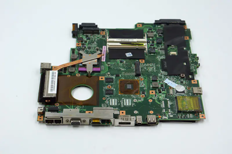 Asus M51TR met AMD moederbord
