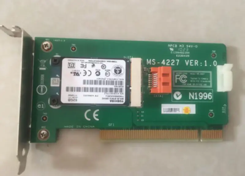 MICRO-STAR MS-4227 VER:1.0 Solid state drive adapter met 62G SSD