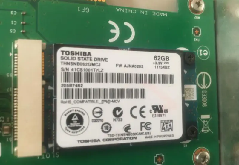 MICRO-STAR MS-4227 VER:1.0 Solid state drive adapter met 62G SSD