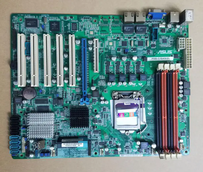 Asus P8B-C/SAS/2L Server-moederbord XEON E3 SAS2008