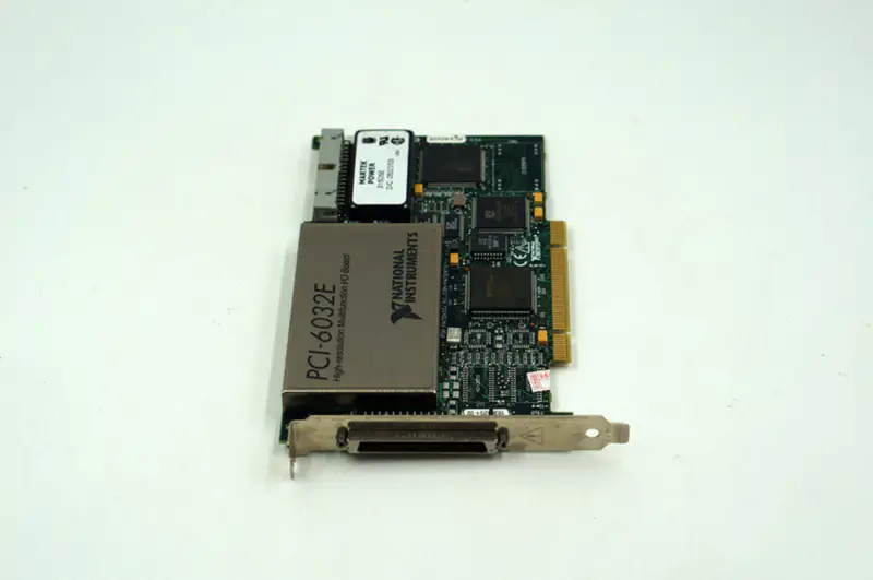 NI PCI-6032E Multifunctionele I/O-kaart met hoge resolutie DAQ-kaart gebruikt item