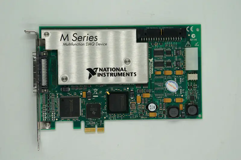 NI PCIE-6251 DAQ-kaart