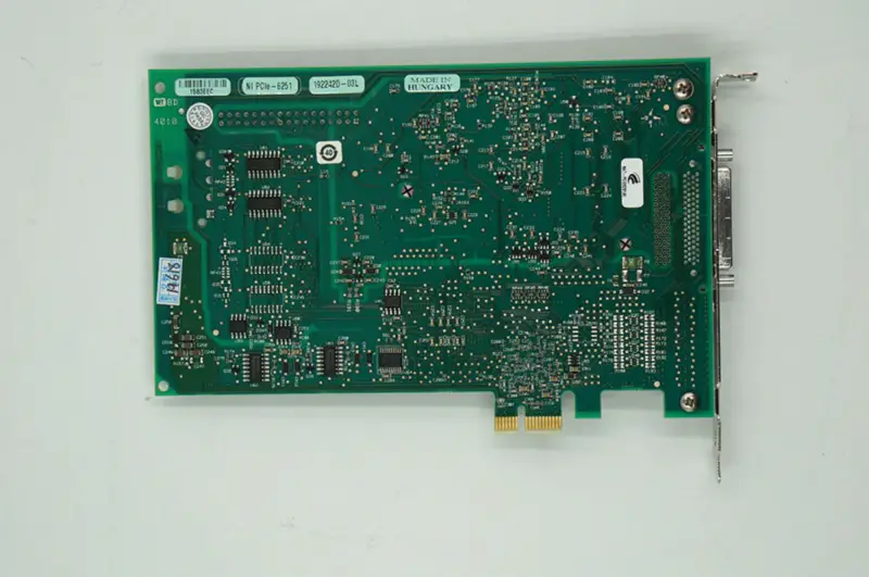 NI PCIE-6251 DAQ-kaart