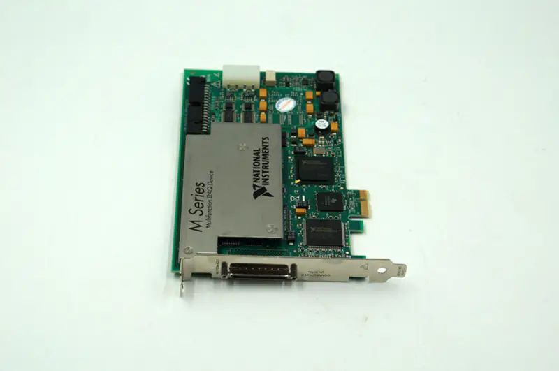 NI PCIE-6251 DAQ-kaart