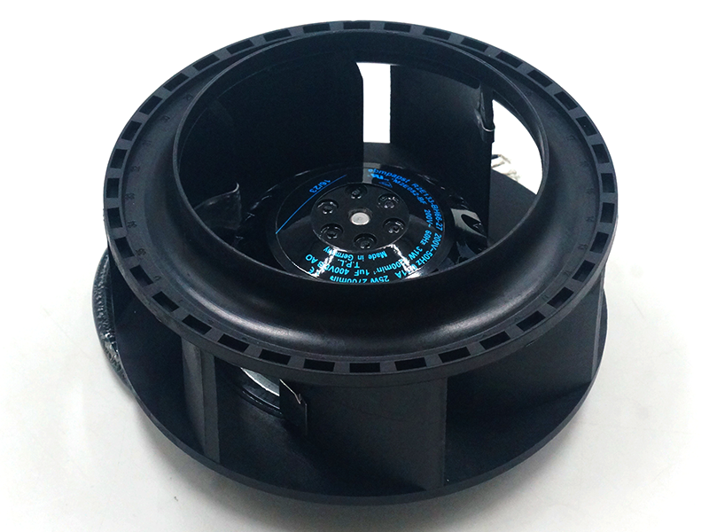 Ebmpapst R2E133-BH66-27 ventilator