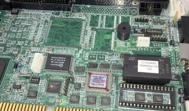 Phoenix Bios E686 Peak635V-100 Pentium III SL4Z2 industrieel moederbord