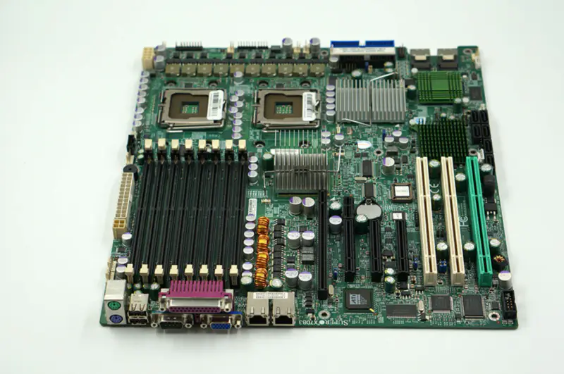Supermicro X7DB3 moederbord