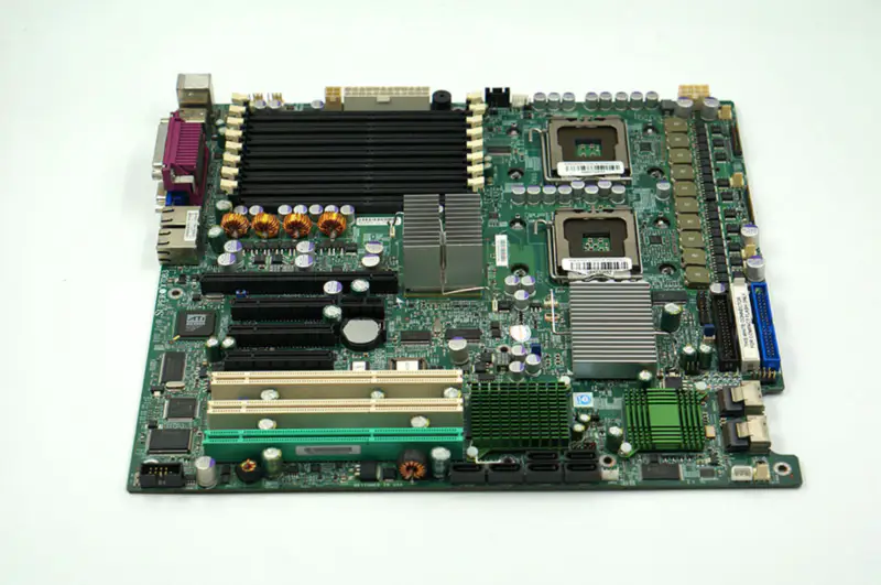 Supermicro X7DB3 moederbord