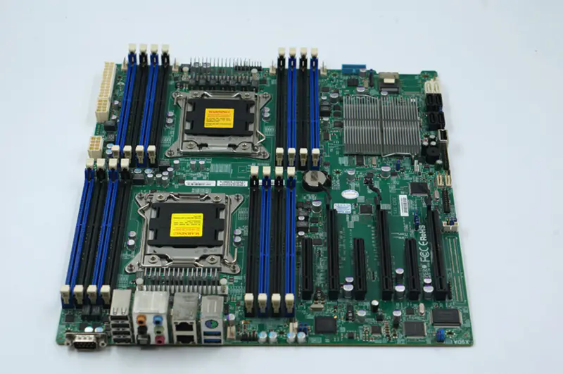 Supermicro X9DAI Moederbord