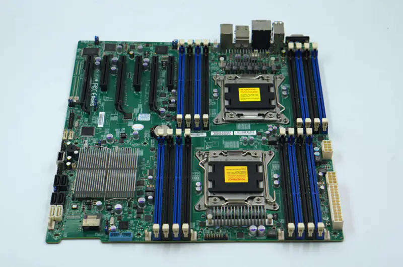 Supermicro X9DAI Moederbord