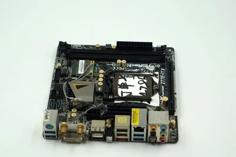 Asrock Z77E-ITX moederbord Z77 LGA1155 Mini-ITX
